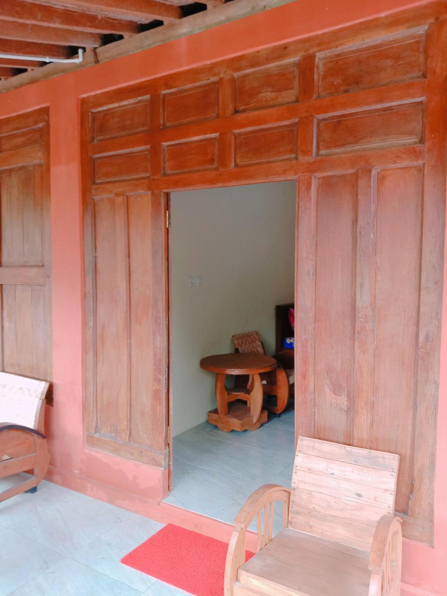Rumah Ukhi Guest House Cebongan Exterior photo