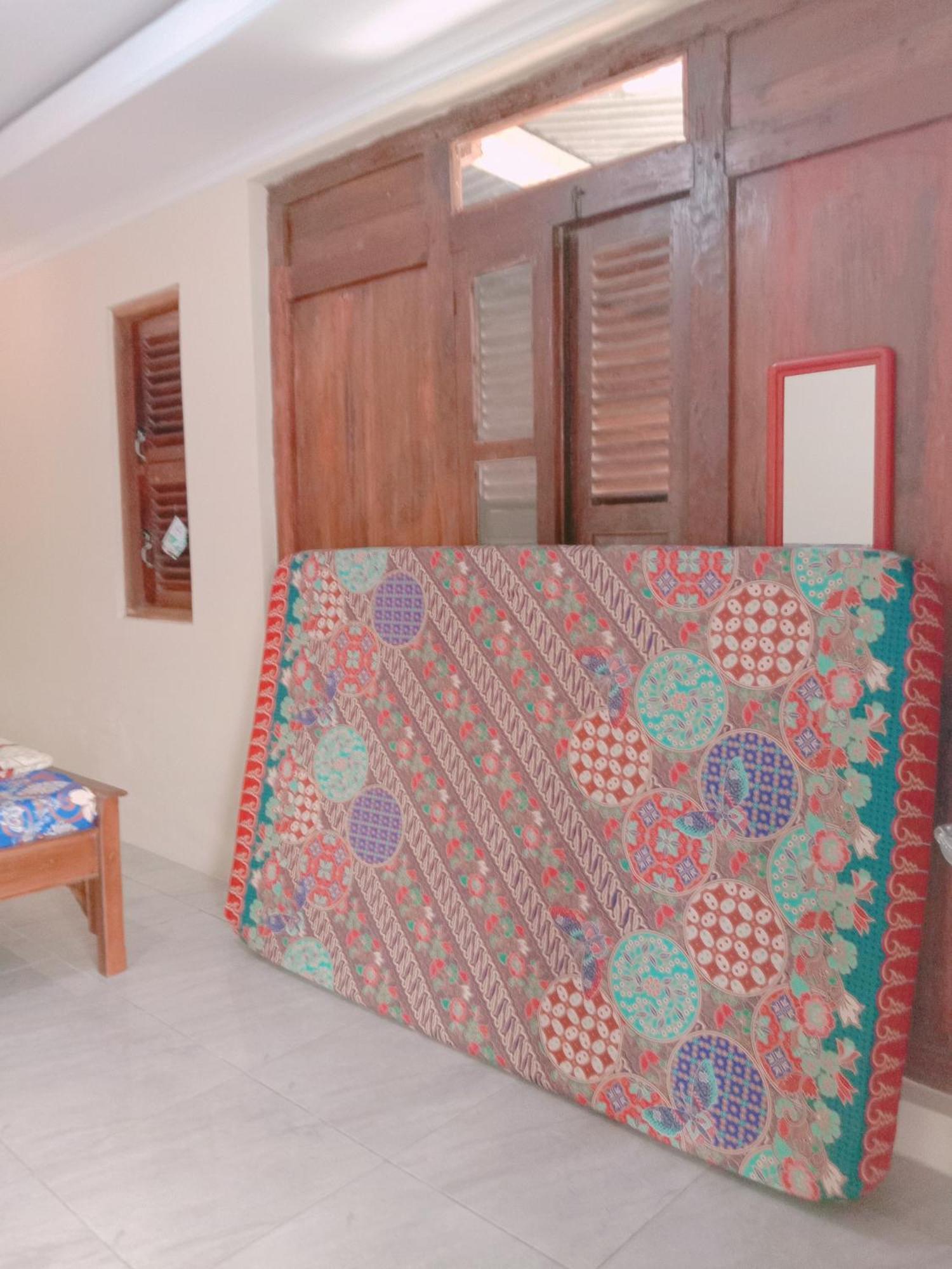 Rumah Ukhi Guest House Cebongan Exterior photo