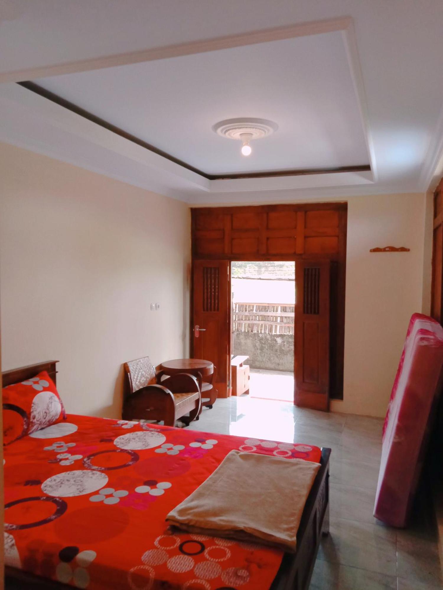 Rumah Ukhi Guest House Cebongan Exterior photo