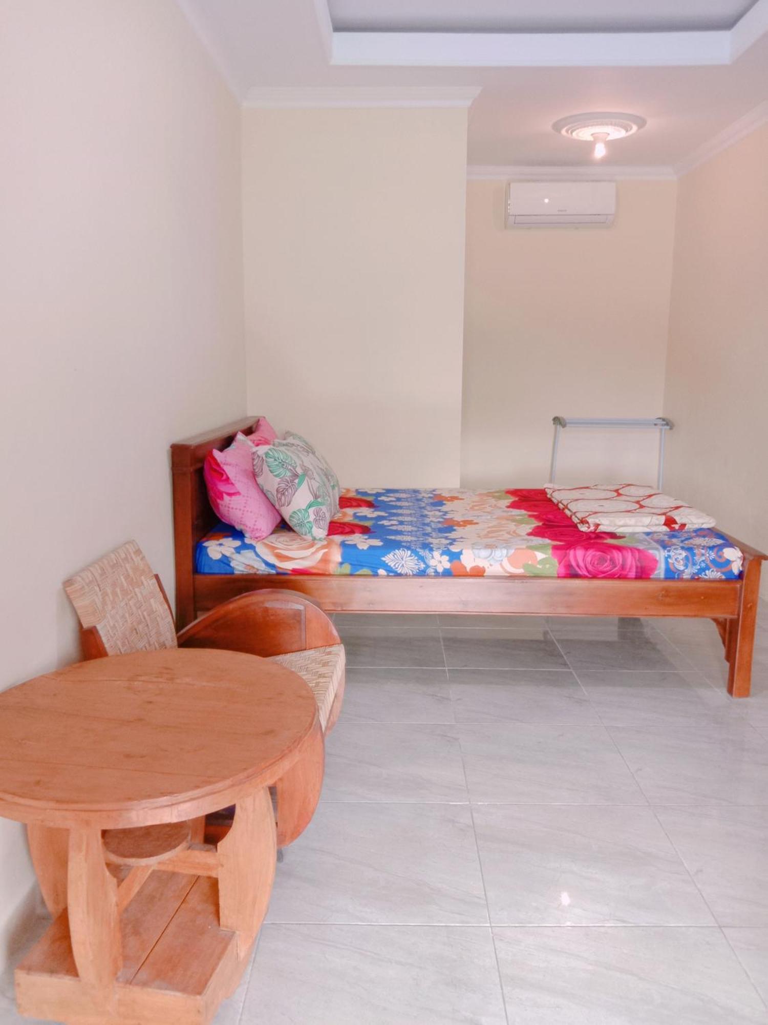 Rumah Ukhi Guest House Cebongan Exterior photo