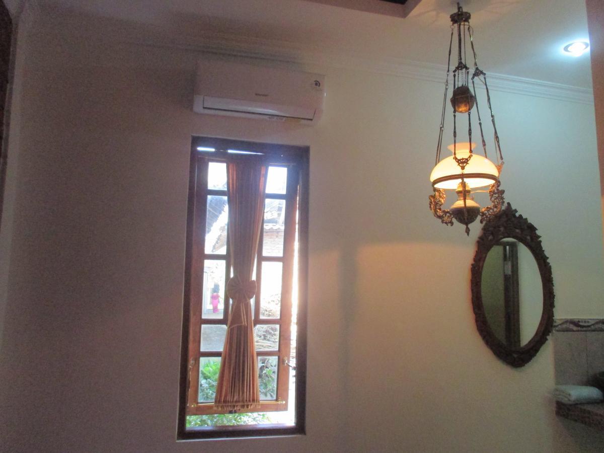 Rumah Ukhi Guest House Cebongan Exterior photo