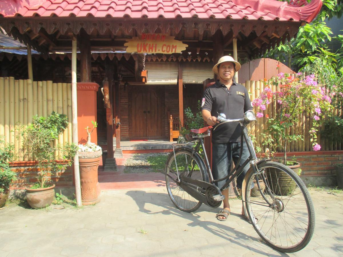 Rumah Ukhi Guest House Cebongan Exterior photo